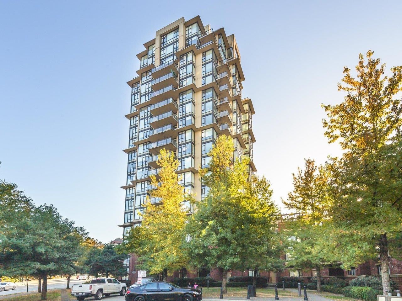 Main Photo: 1704 11 E ROYAL Avenue in New Westminster: Fraserview NW Condo for sale in "THE RESIDENCES OF VICTORIA HILL" : MLS®# R2731074