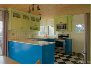 Photo 2: 2627 Killarney Rd in VICTORIA: SE Cadboro Bay House for sale (Saanich East)  : MLS®# 689454