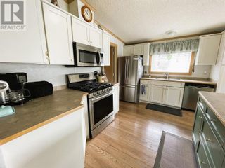 Photo 2: 4581 73 Avenue NE in Salmon Arm: House for sale : MLS®# 10310431