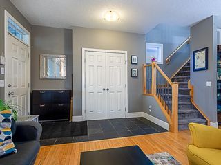 Photo 3: 1526 19 Avenue NW in Calgary: Capitol Hill Detached for sale : MLS®# A1031732