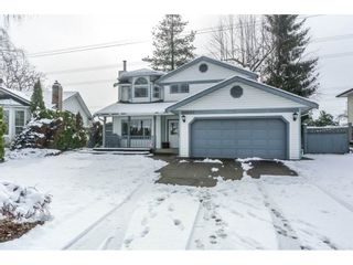 Photo 1: 32500 QUALICUM Place in Abbotsford: Central Abbotsford House for sale : MLS®# R2240933