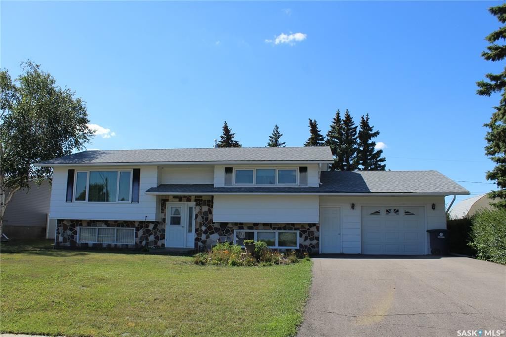 Main Photo: 503 5th Street West in Wilkie: Residential for sale : MLS®# SK941631