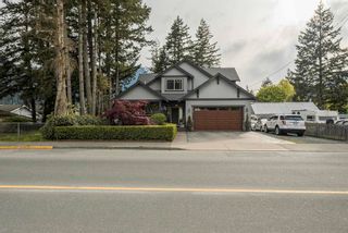 Photo 2: 740 6 th Avenue in Hope: House  (Hope & Area)  : MLS®# R2593820