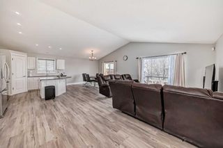Photo 3: 1310 SOMERSIDE Drive SW in Calgary: Somerset Detached for sale : MLS®# A2124080