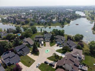 Photo 3: 27 BREAKWATER Cove in Winnipeg: Island Lakes Residential for sale (2J)  : MLS®# 202316903
