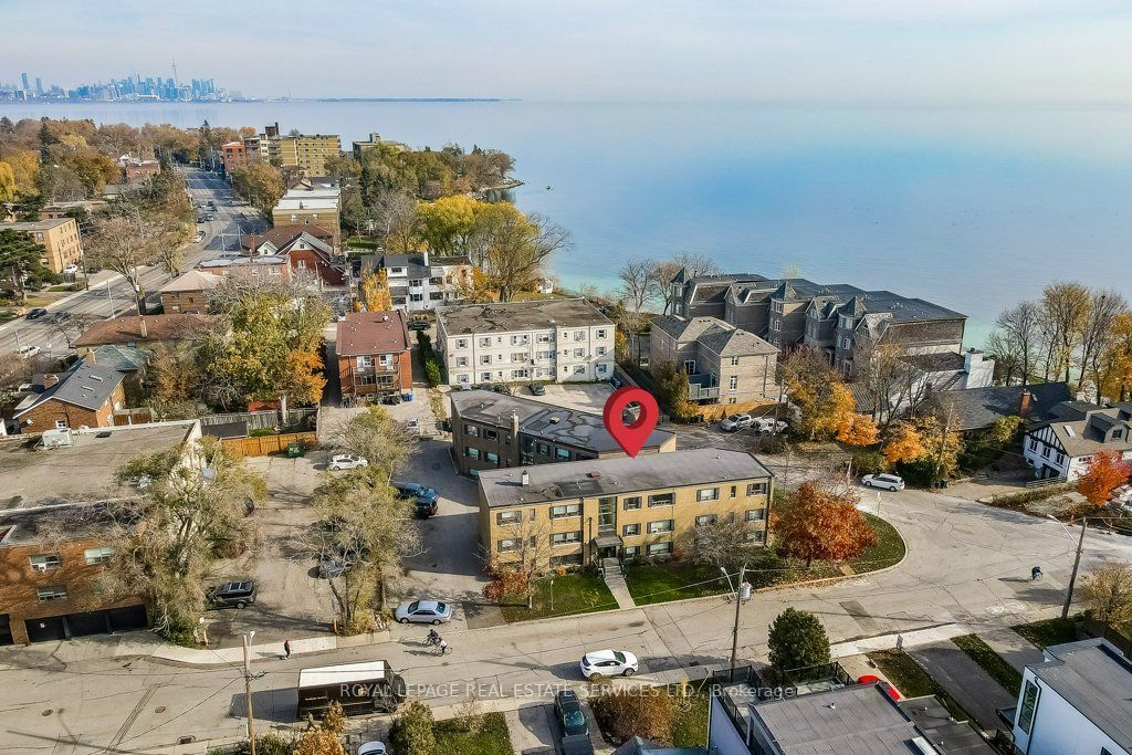 Main Photo: 8 Lake Shore Drive in Toronto: Mimico Property for sale (Toronto W06)  : MLS®# W7309280