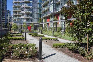 Photo 16: 305 38 W 1ST Avenue in Vancouver: False Creek Condo for sale in "The One" (Vancouver West)  : MLS®# R2205317