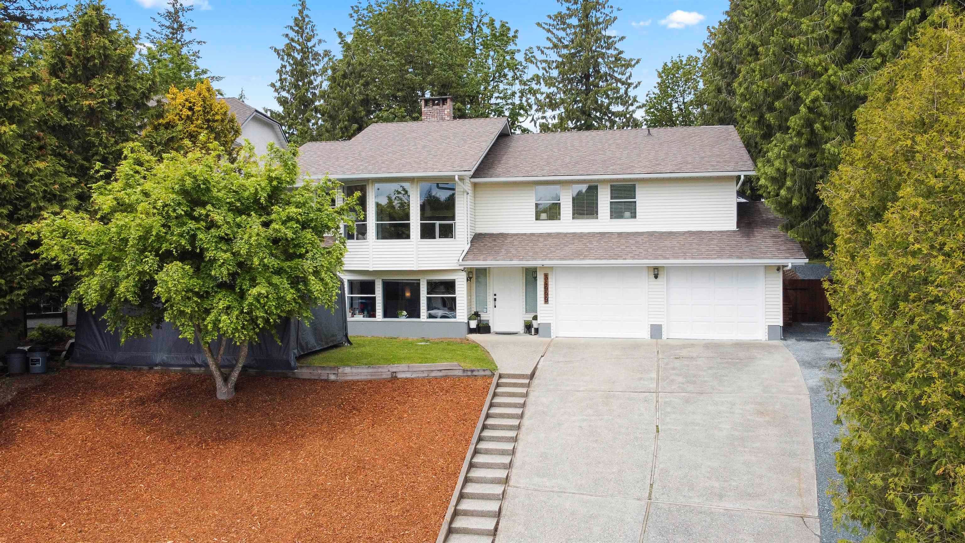 Main Photo: 34999 MT BLANCHARD Drive in Abbotsford: Abbotsford East House for sale in "Clayburn" : MLS®# R2695080