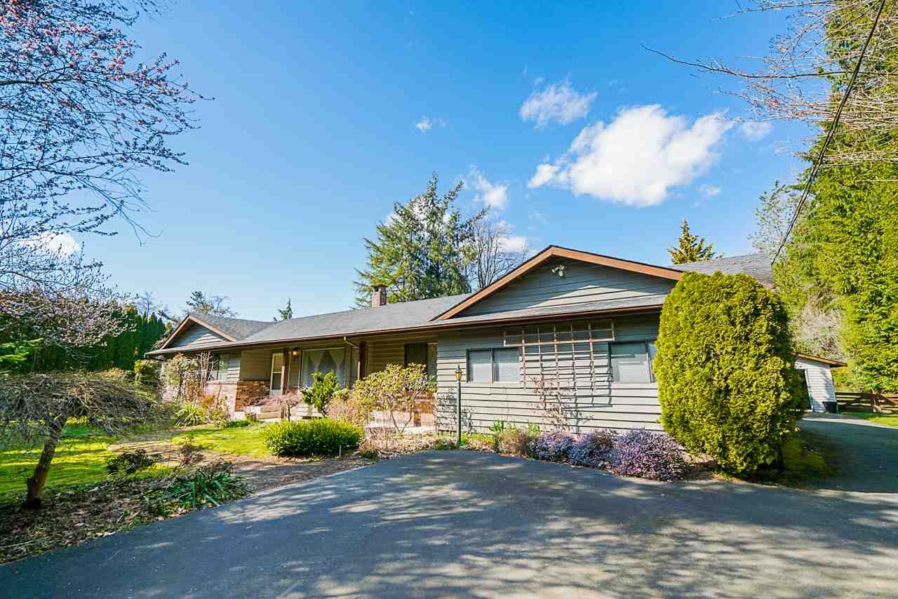 Main Photo: 24233 54 Avenue in Langley: Salmon River House for sale in "Salmon River Uplands" : MLS®# R2448935