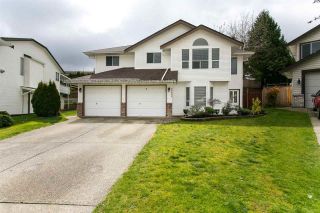 Main Photo: 32826 HARWOOD Place in Abbotsford: Central Abbotsford House for sale : MLS®# R2863287