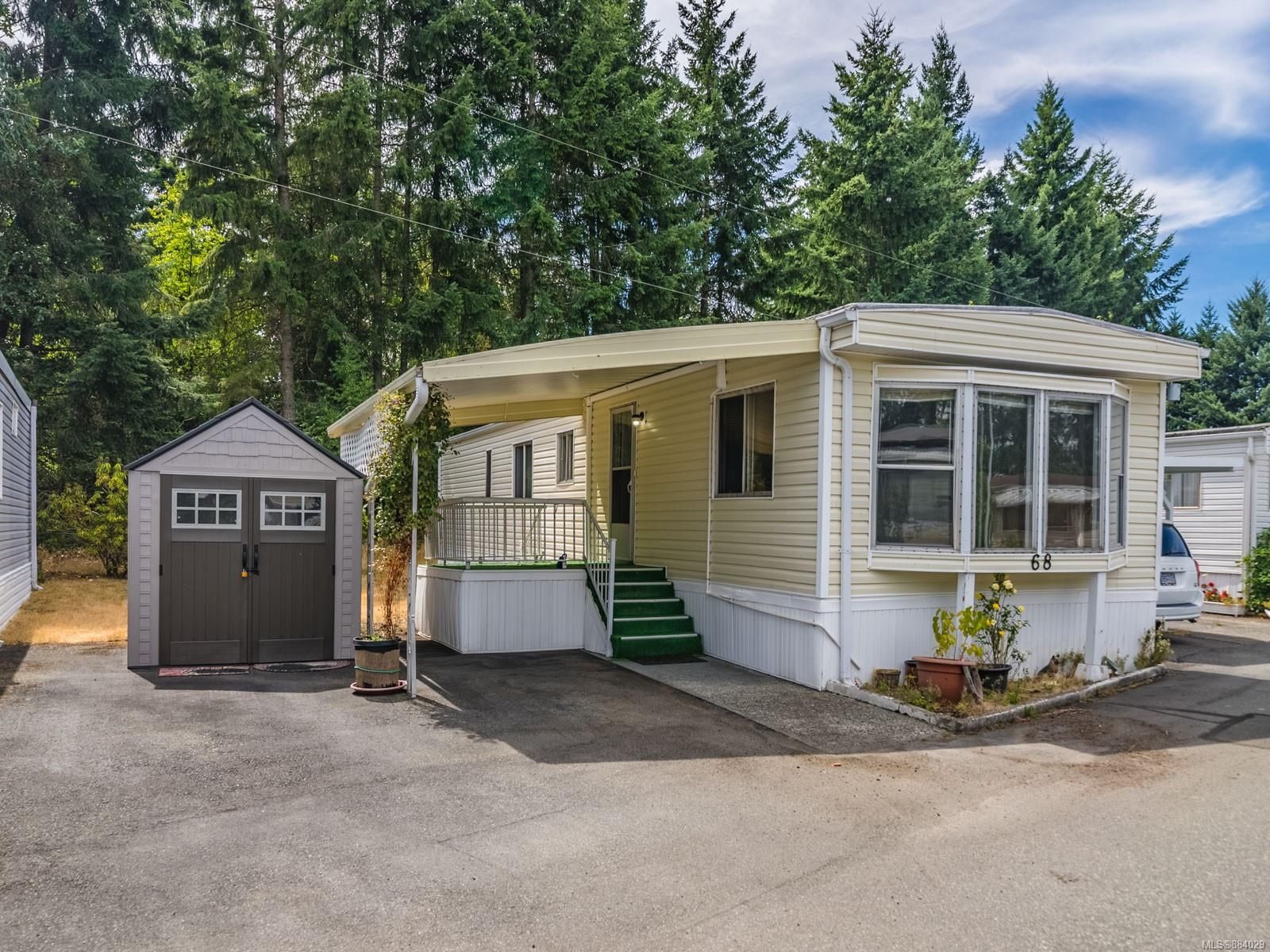 Main Photo: 68 6245 Metral Dr in Nanaimo: Na Pleasant Valley Manufactured Home for sale : MLS®# 884029