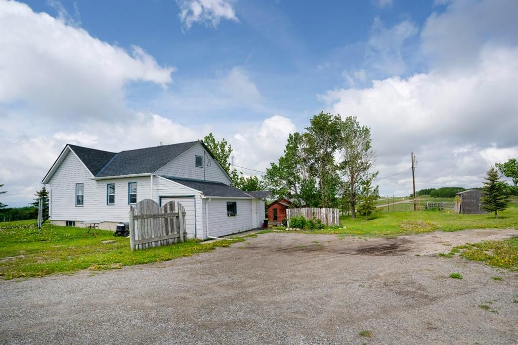 Main Photo: 33194 Glendale Road in Rural Rocky View County: Rural Rocky View MD Detached for sale : MLS®# A1231227