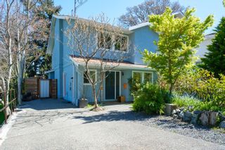 Photo 1: 2217 Forbes St in Victoria: Vi Fernwood Half Duplex for sale : MLS®# 960829
