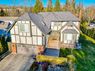 Photo 2: 7845 MEADOWOOD Close in Burnaby: Forest Hills BN House for sale (Burnaby North)  : MLS®# R2865056