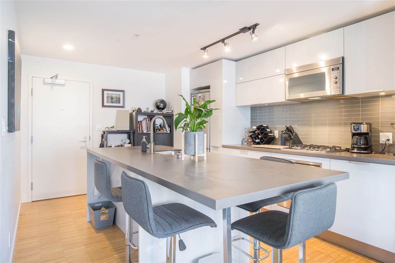Photo 4: Photos: 2707 108 W CORDOVA Street in Vancouver: Downtown VW Condo for sale in "WOODWARDS W32" (Vancouver West)  : MLS®# R2457769