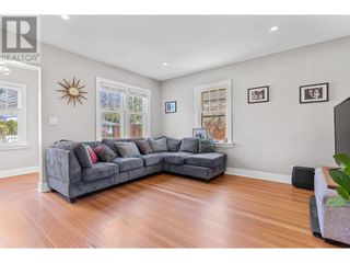 Photo 9: 807 Coronation Avenue in Kelowna: House for sale : MLS®# 10310625