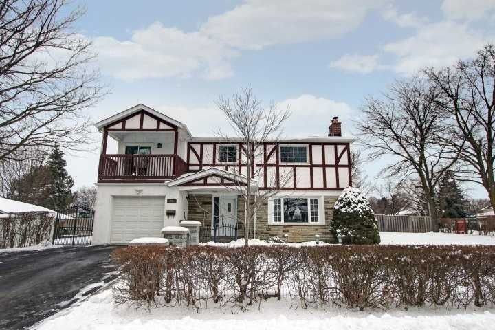 Main Photo: 58 Summerside Cres in Toronto: Freehold for sale : MLS®# C4358190