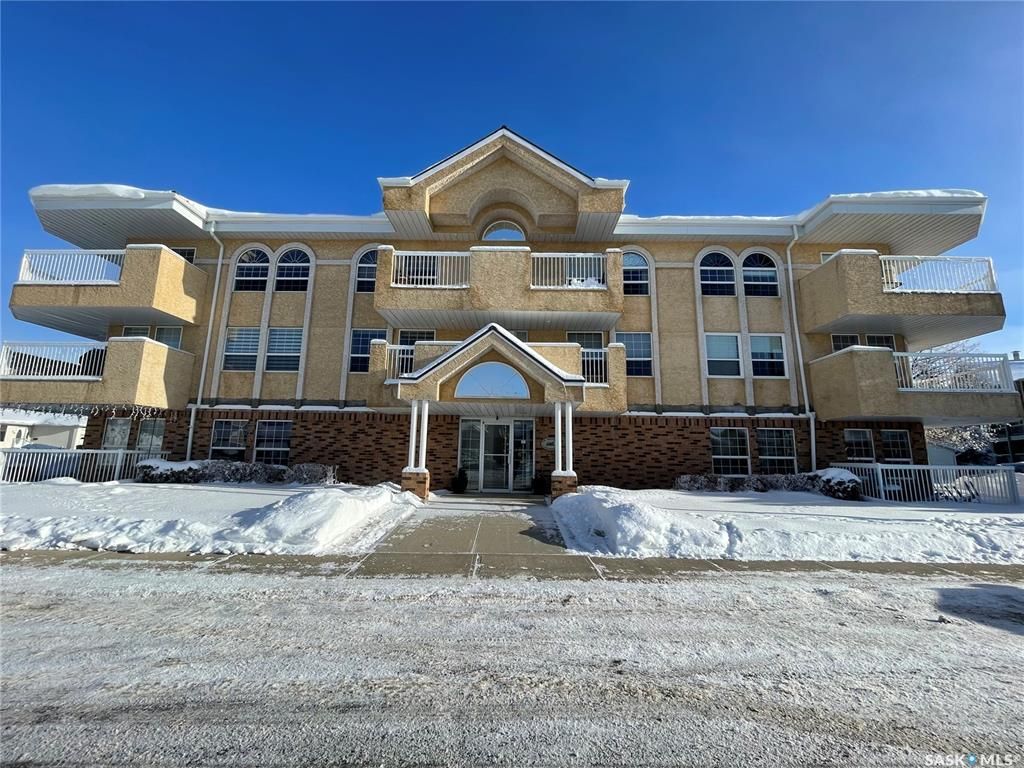 Main Photo: 205 57 Russell Drive in Yorkton: Heritage Heights Residential for sale : MLS®# SK916784