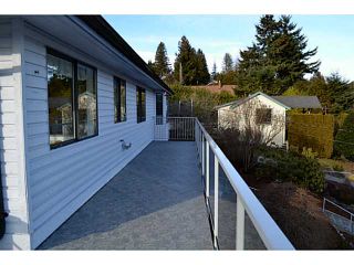 Photo 15: 559 GIBSONS Way in Gibsons: Gibsons & Area House for sale (Sunshine Coast)  : MLS®# V1047299