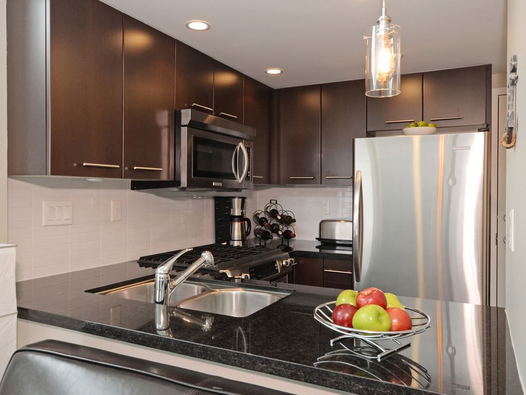 Photo 7: Photos: PH2 1288 CHESTERFIELD AVENUE in North Vancouver: Central Lonsdale Condo for sale : MLS®# R2171732