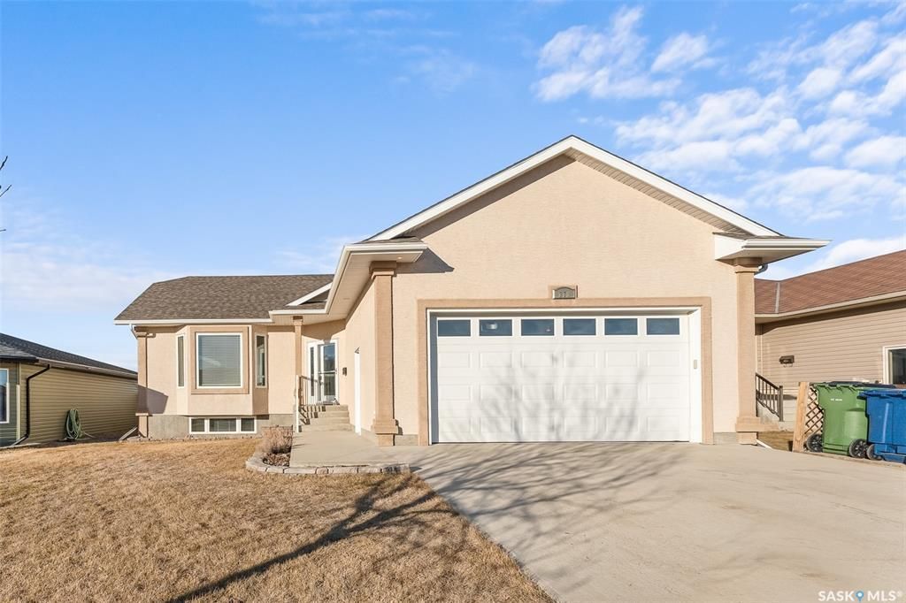 Main Photo: 273 Wood Lily Drive in Moose Jaw: VLA/Sunningdale Residential for sale : MLS®# SK958078