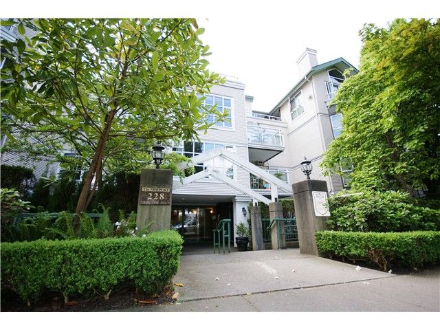 Main Photo: 203 228 E 18TH Avenue in Vancouver: Main Condo for sale in "The Newport" (Vancouver East)  : MLS®# V1065528