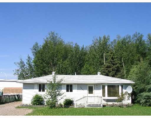 Main Photo: 5207 44TH Street in Fort_Nelson: Fort Nelson -Town House for sale (Fort Nelson (Zone 64))  : MLS®# N172109