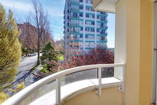 Photo 22: 401 1406 HARWOOD Street in Vancouver: West End VW Condo for sale in "JULIA COURT" (Vancouver West)  : MLS®# R2568055