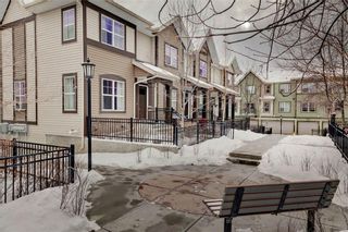 Photo 1: 820 MCKENZIE TOWNE Common SE in Calgary: McKenzie Towne Row/Townhouse for sale : MLS®# C4285485