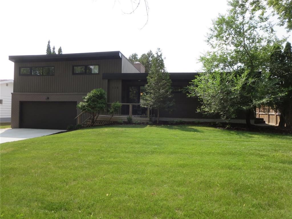 Main Photo:  in Winnipeg: Tuxedo Residential for sale (1E)  : MLS®# 202118578