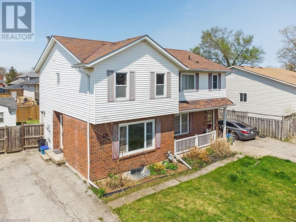 Main Photo: 55 POPLAR Crescent in Welland: House for sale : MLS®# 40418423