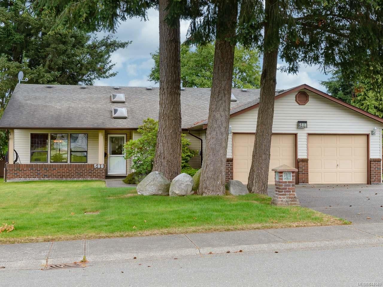 Main Photo: 588 Haida St in COMOX: CV Comox (Town of) House for sale (Comox Valley)  : MLS®# 844049