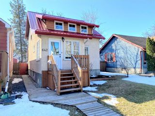 Photo 1: 642 Jubilee Avenue in Winnipeg: Fort Rouge Residential for sale (1A)  : MLS®# 202109007