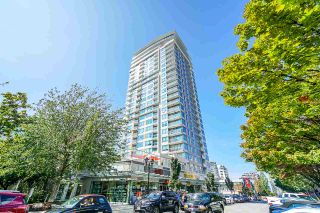Photo 2: 2101 125 E 14TH Street in North Vancouver: Central Lonsdale Condo for sale in "CENTERVIEW" : MLS®# R2482866
