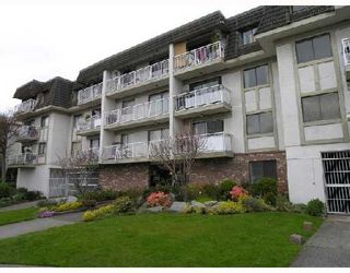 Main Photo: 301 306 W 1ST Street in North_Vancouver: Lower Lonsdale Condo for sale (North Vancouver)  : MLS®# V702287