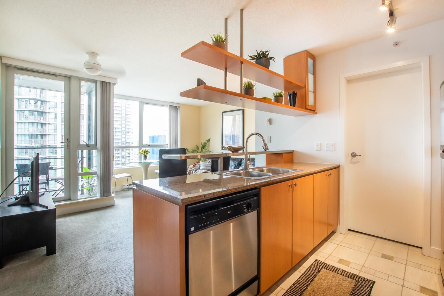 Main Photo: 3007 1495 RICHARDS Street in Vancouver: Yaletown Condo for sale in "AZURA 2" (Vancouver West)  : MLS®# R2614457