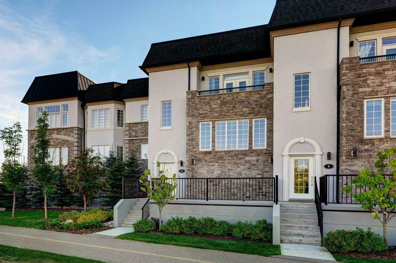 FEATURED LISTING: 6 Quarry Gate Southeast Calgary