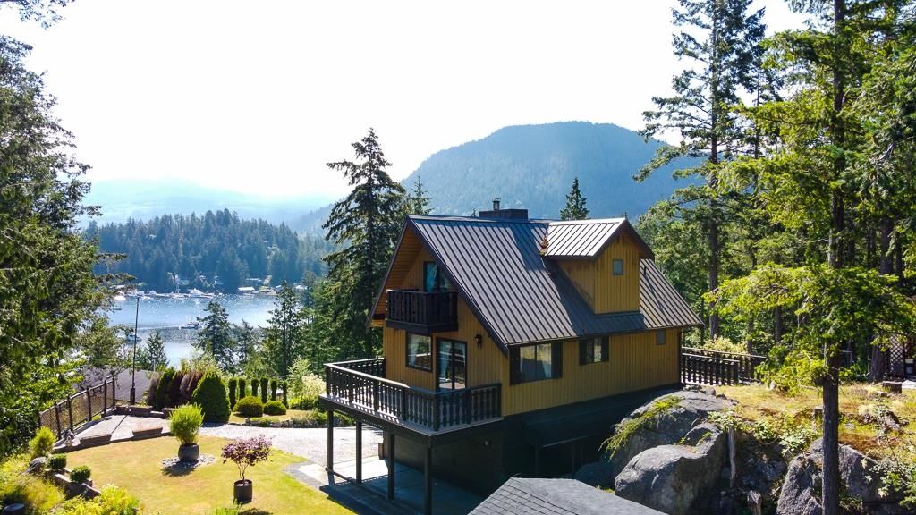 Main Photo: 4943 PANORAMA Drive in Garden Bay: Pender Harbour Egmont House for sale (Sunshine Coast)  : MLS®# R2705711