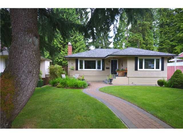 Main Photo: 3791 SUNSET Boulevard in North Vancouver: VNVED House for sale in "EDGEMONT" : MLS®# V1016597