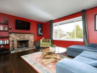 Photo 2: 641 Baltic Pl in Saanich: SW Glanford House for sale (Saanich West)  : MLS®# 867213