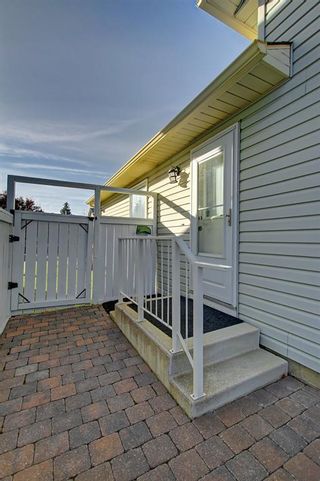 Photo 17: 63 WOODBOROUGH Crescent SW in Calgary: Woodbine Detached for sale : MLS®# C4275508