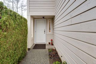 Photo 2: 17 1287 Verdier Ave in Central Saanich: CS Brentwood Bay Row/Townhouse for sale : MLS®# 892088