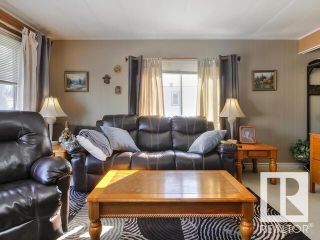 Photo 3: 401 West View Close NW in Edmonton: Zone 59 Mobile for sale : MLS®# E4287386