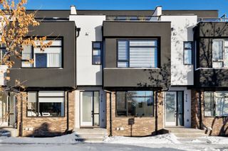 Photo 1: 716 2 Street NE in Calgary: Crescent Heights Row/Townhouse for sale : MLS®# A2011262