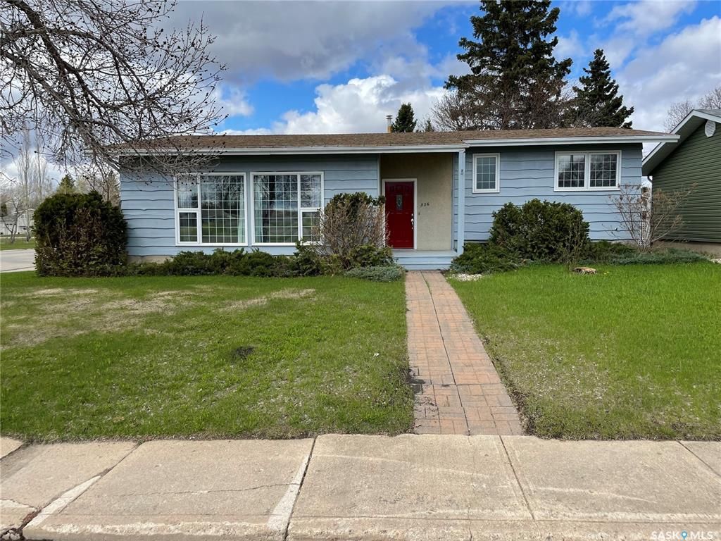 Main Photo: 326 Churchill Drive in Melfort: Residential for sale : MLS®# SK930297