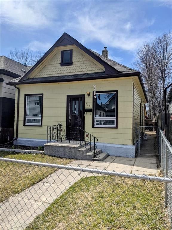 Main Photo: 530 Simcoe Street in Winnipeg: West End Residential for sale (5A)  : MLS®# 202312583