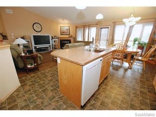 Photo 3: 29 WAGMAN Bay: Balgonie Single Family Dwelling for sale (Regina NE)  : MLS®# 527894
