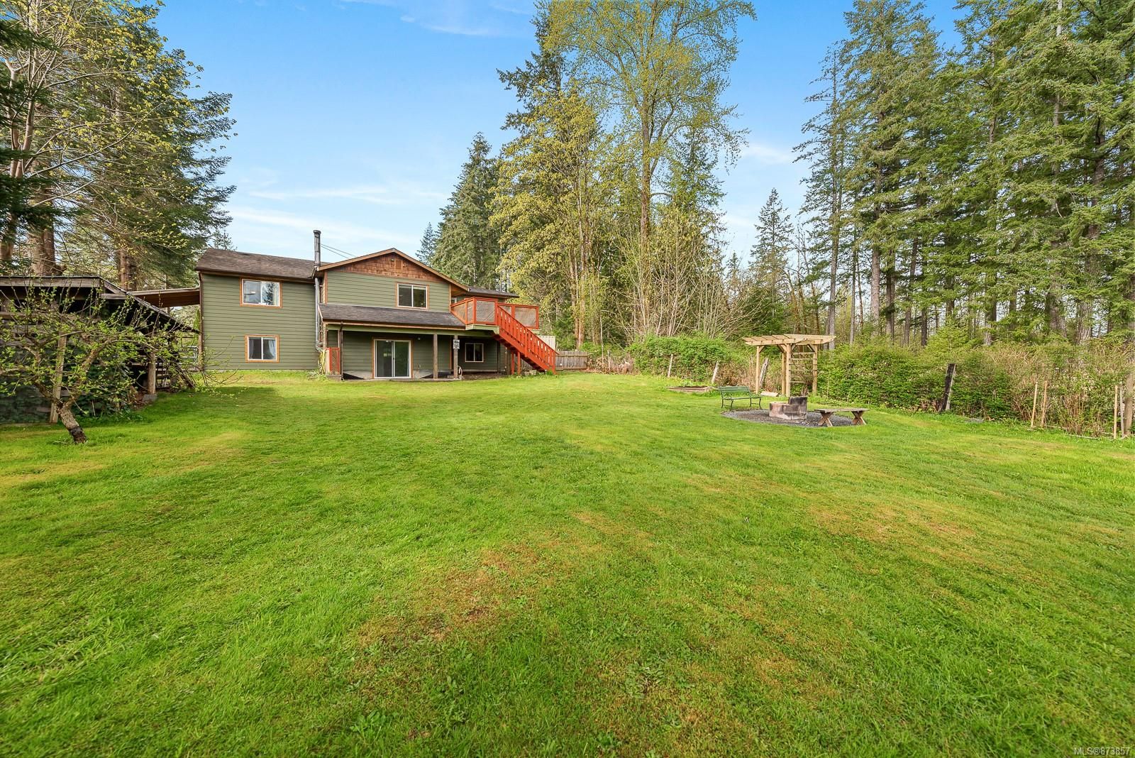 Main Photo: 76 Leash Rd in Courtenay: CV Courtenay West House for sale (Comox Valley)  : MLS®# 873857