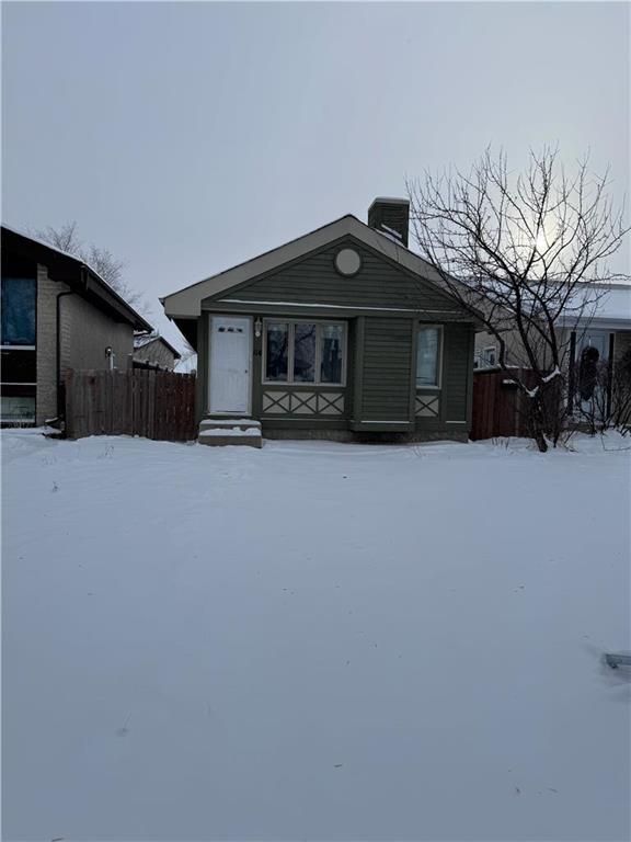 Main Photo: 114 Taraska Bay in Winnipeg: Tyndall Park Residential for sale (4J)  : MLS®# 202401205