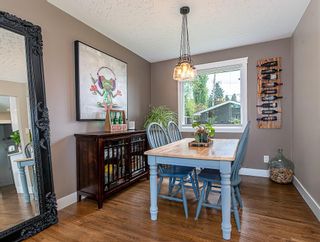 Photo 7: 2012 CROCUS Road NW in Calgary: Charleswood Detached for sale : MLS®# C4253746